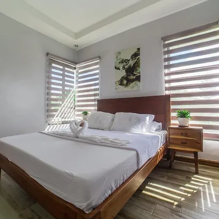 Bella Homes 6Br 4Bath Near Rotunda Tagaytay City Exterior photo