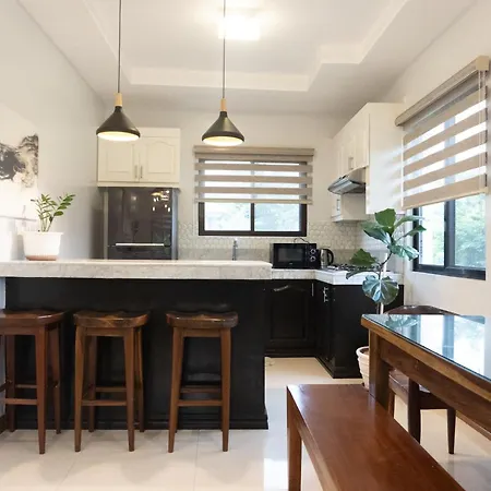Bella Homes 6Br 4Bath Near Rotunda Tagaytay City Exterior photo