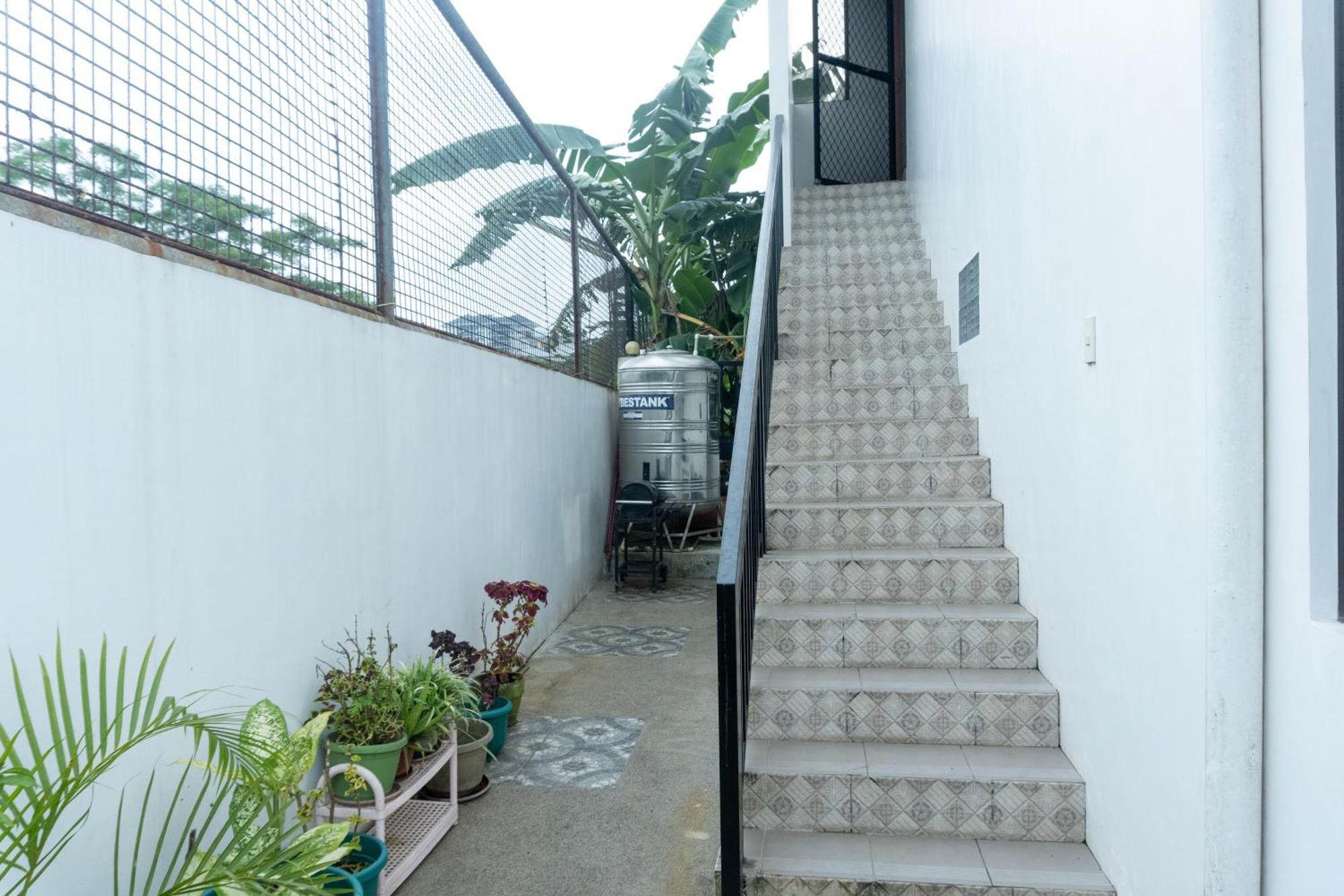 Bella Homes 6br 4bath Near Rotunda Holiday home Tagaytay City