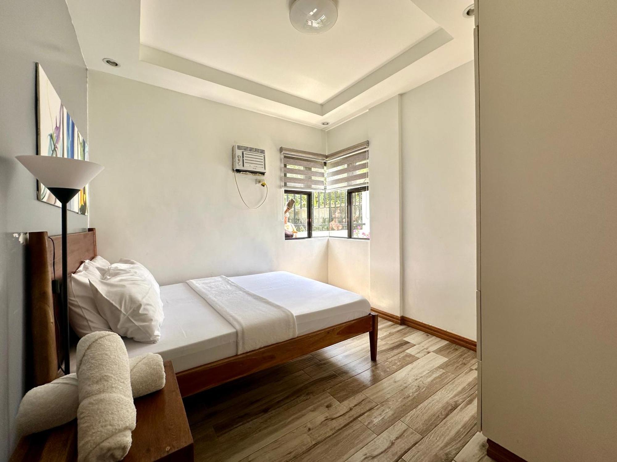 Bella Homes 6br 4bath Near Rotunda Holiday home Tagaytay City