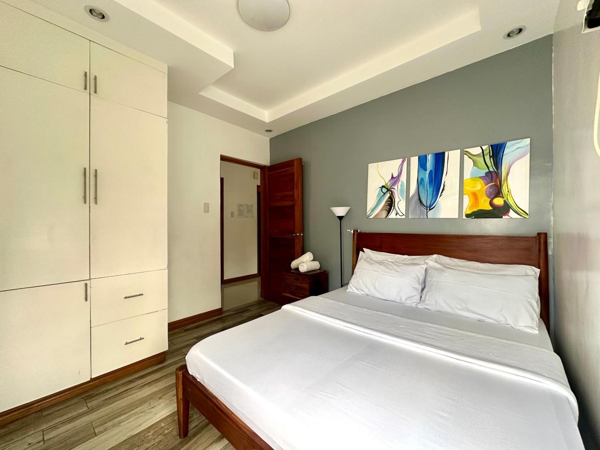 Bella Homes 6br 4bath Near Rotunda * Tagaytay City