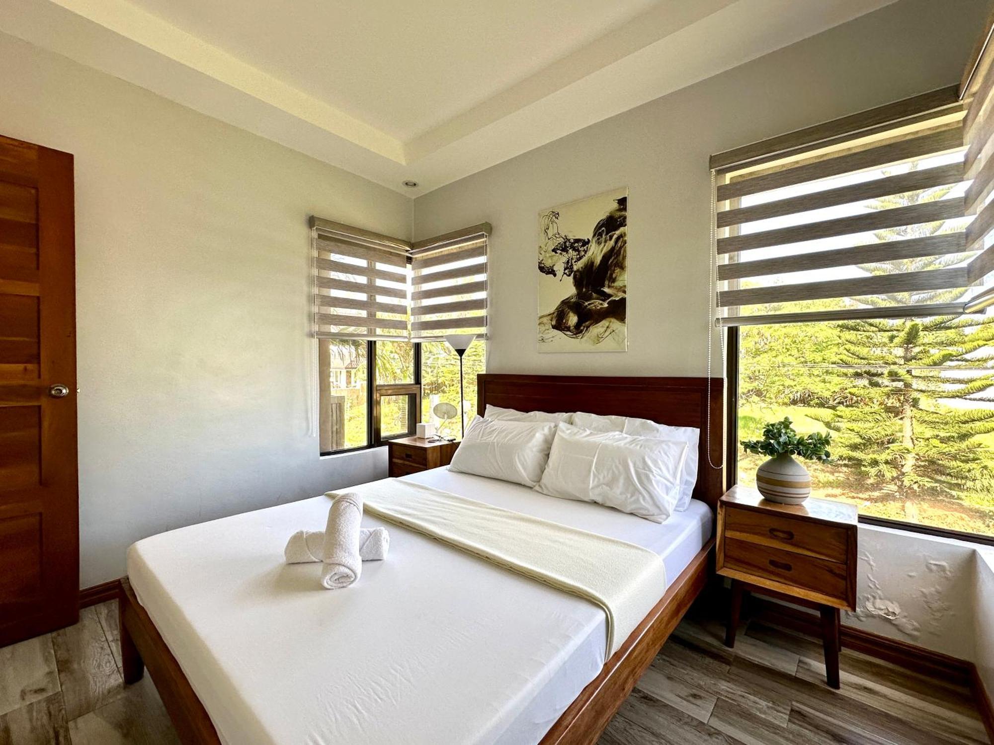 Bella Homes 6br 4bath Near Rotunda Holiday home Tagaytay City