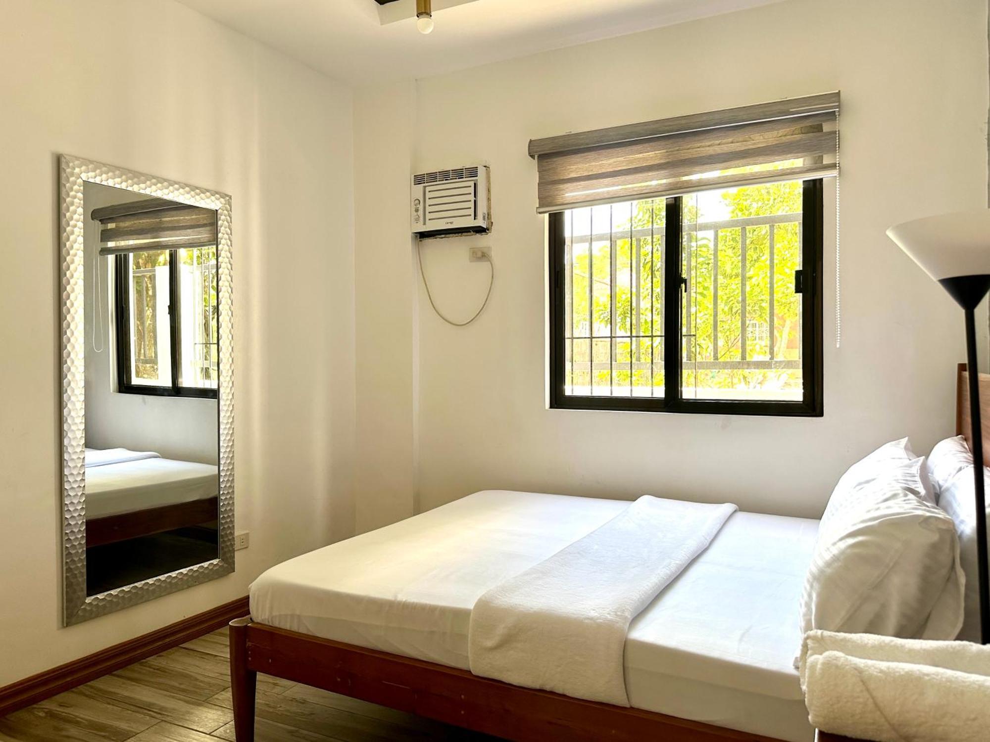 Bella Homes 6br 4bath Near Rotunda * Tagaytay City