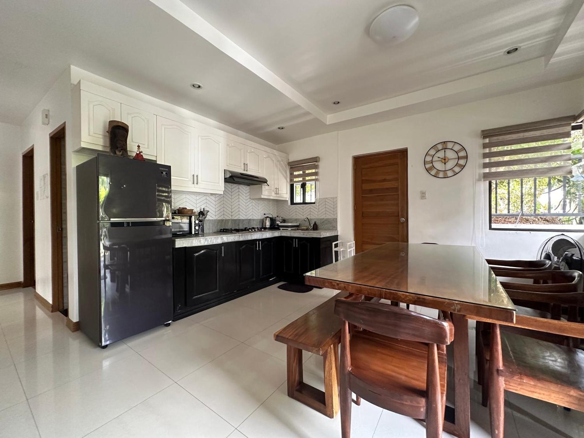Bella Homes 6br 4bath Near Rotunda * Tagaytay City