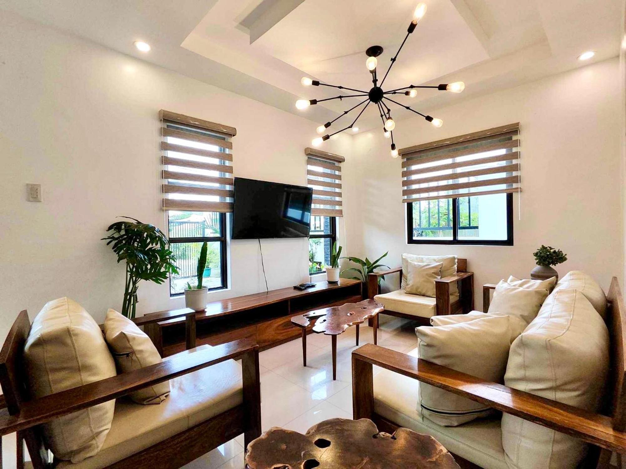 Bella Homes 6br 4bath Near Rotunda Holiday home *